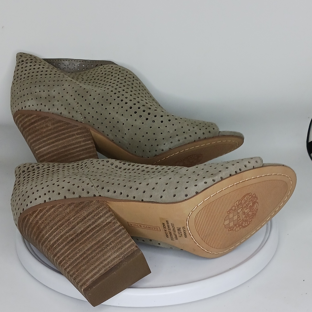 VINCE CAMUTO - Picture 4 of 5